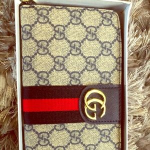 gucci wallet